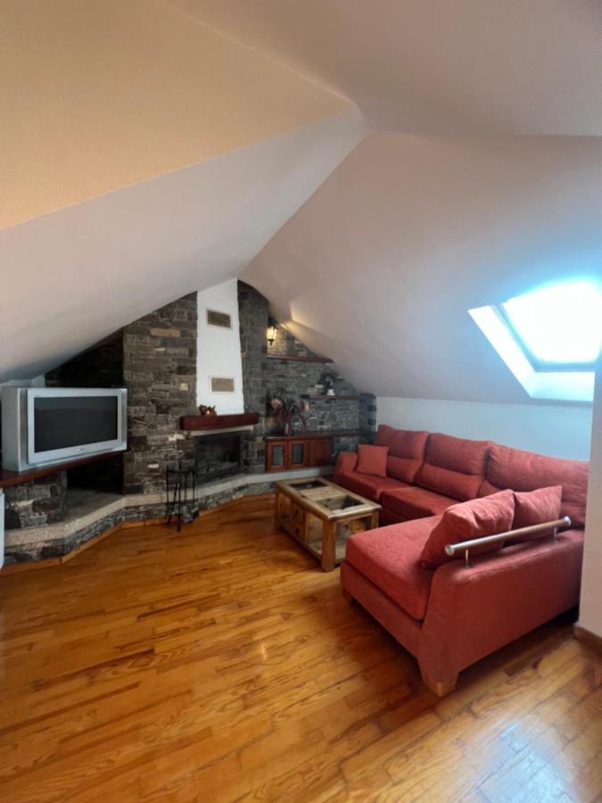 Precioso Duplex En Puigcerda Con Plaza De Parkingアパートメント エクステリア 写真